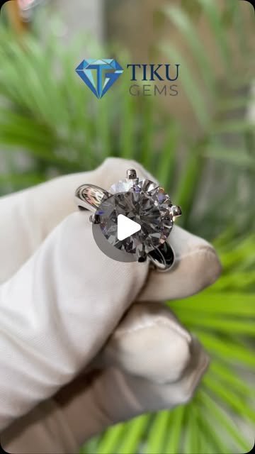 Luxury 7 Carat Solitaire Diamond Reel Cover